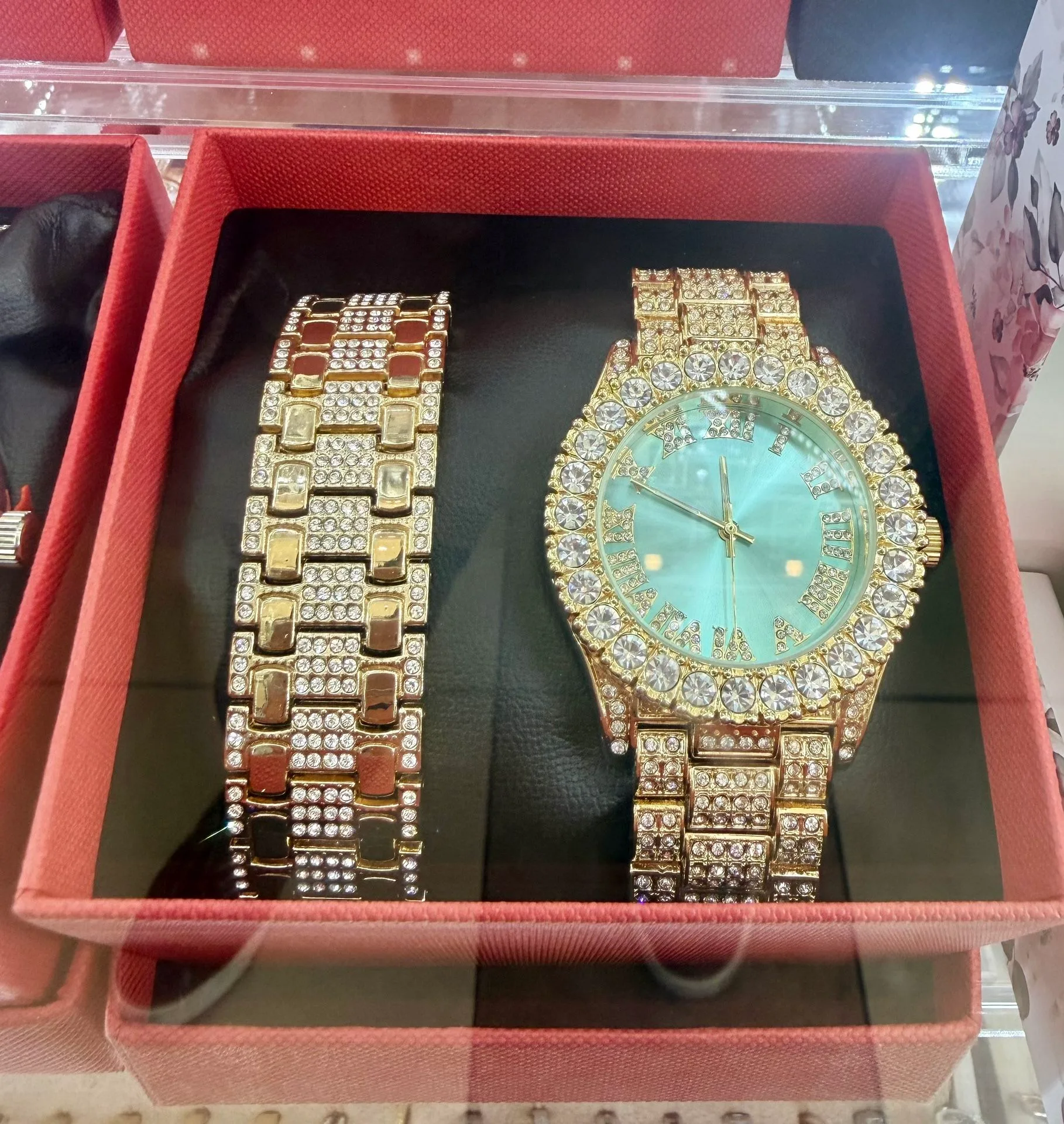 🔥 Men’s Luxury Iced Out Watch & Matching Bracelet Set 🔥 thumbnail