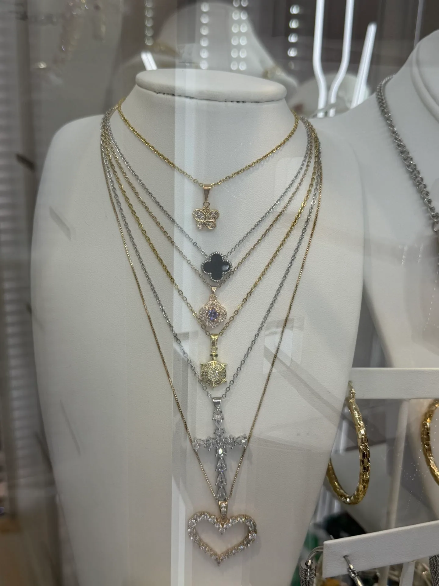 Elegant Necklace Set - Gold & Silver Tones thumbnail