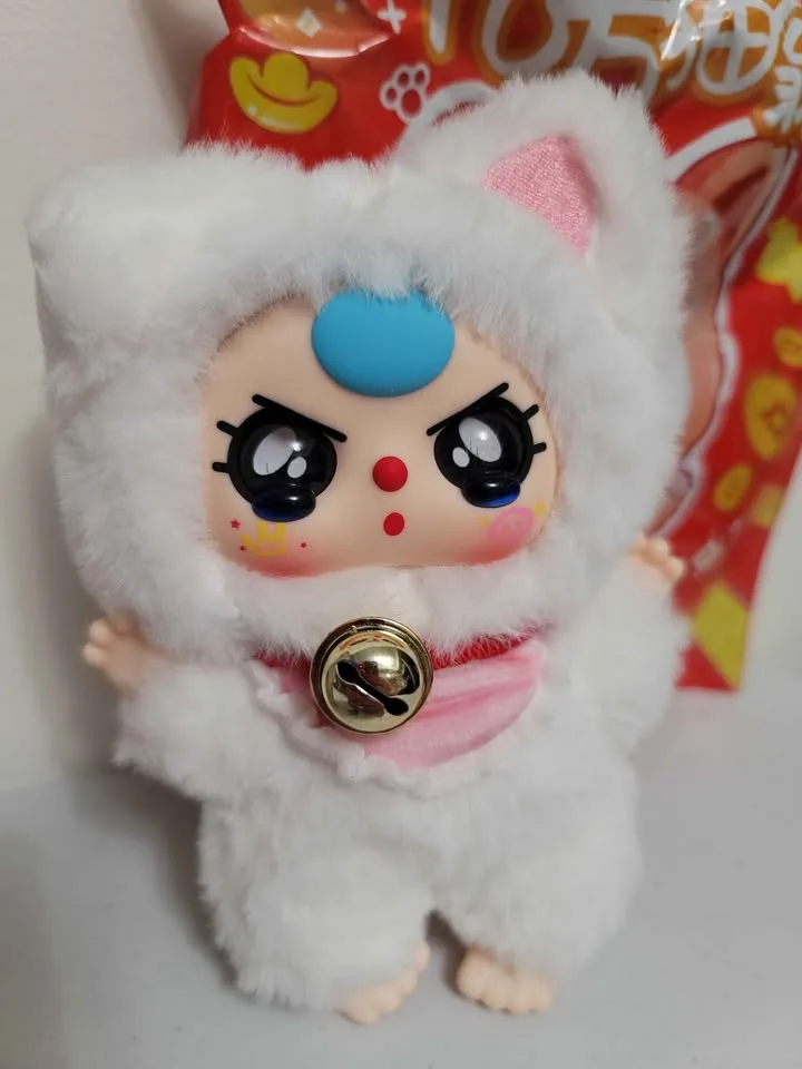 Baby Three BB3 Billionaire Cats - White Cat Harmony image indicator(2)