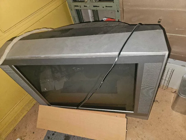 Toshiba tube tv crt thumbnail