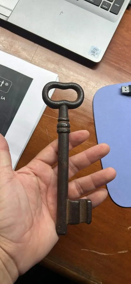 18 century key from Prague image indicator(2)