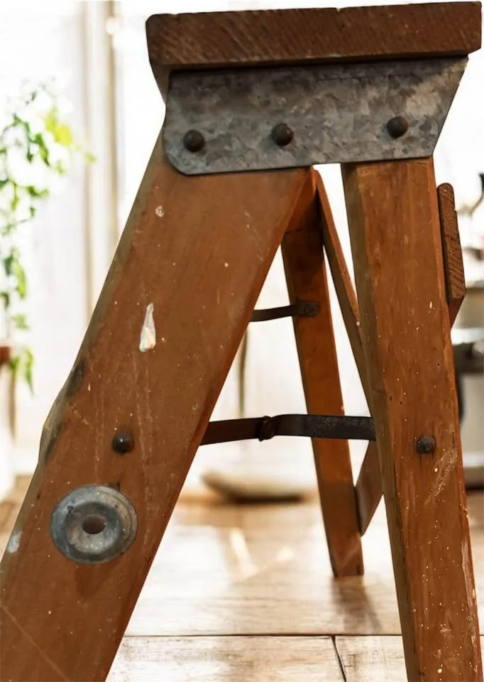 Vintage 22” Tall Wood Folding Step Ladder 1960 image indicator(5)