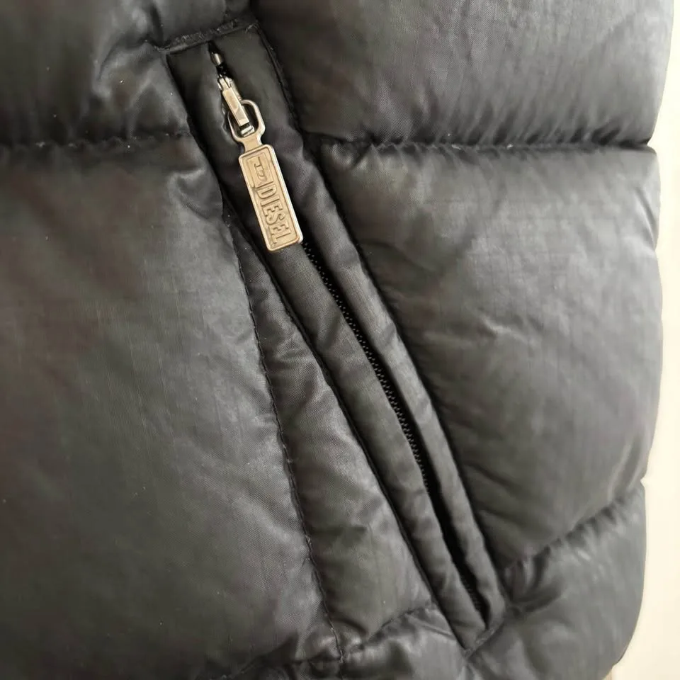 Ladies Puffer Vest size Medium image indicator(7)