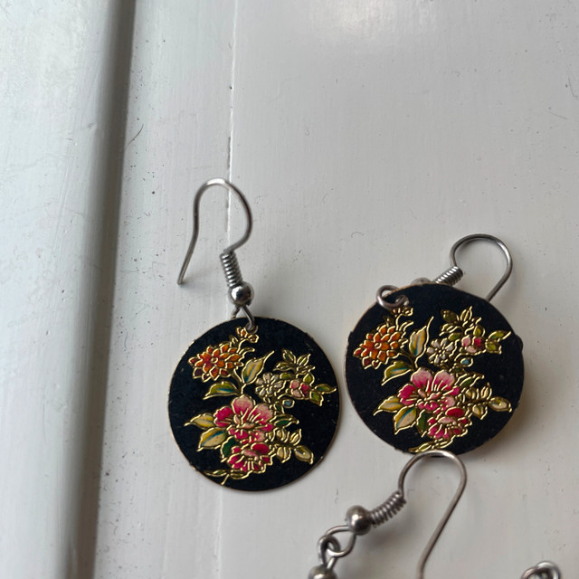 2 pairs cute black earrings for pierced ears-Great deal - photo 2
