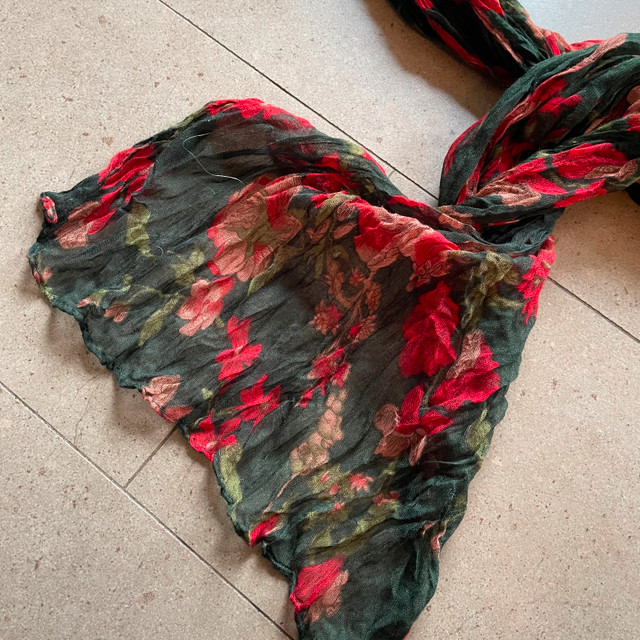 Sheer Floral scarf - 62" x 20" - photo 2