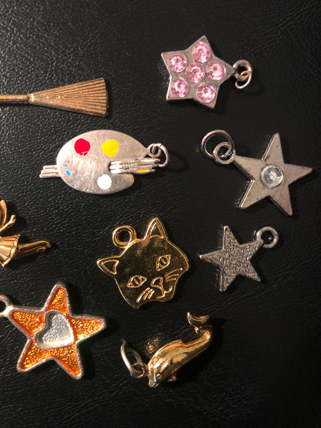 Lot of 9 assorted bracelet/necklace charms/pendants - Cute - photo 2