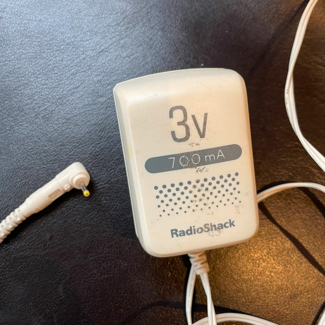 RadioShack 273-1756 Power Adapter 3.0V 700mA