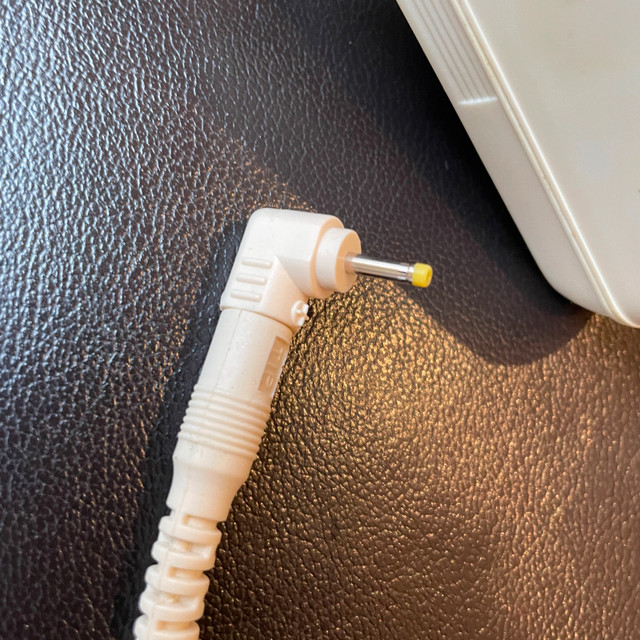 RadioShack 273-1756 Power Adapter 3.0V 700mA - photo 3