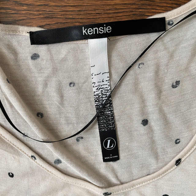 NEW Kensie Cream/Black Asymmetrical polka dot Tshirt-Large - photo 2