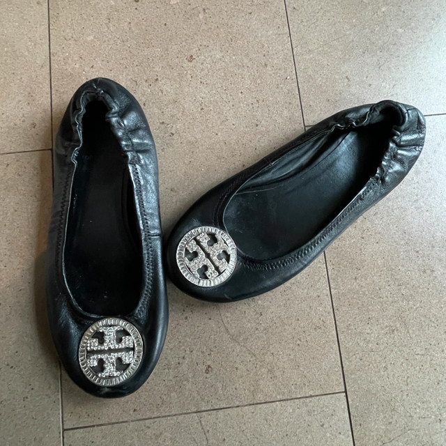 Tory Burch Black Rhinestone Logo Leather Ballet Flats 37 - photo 5