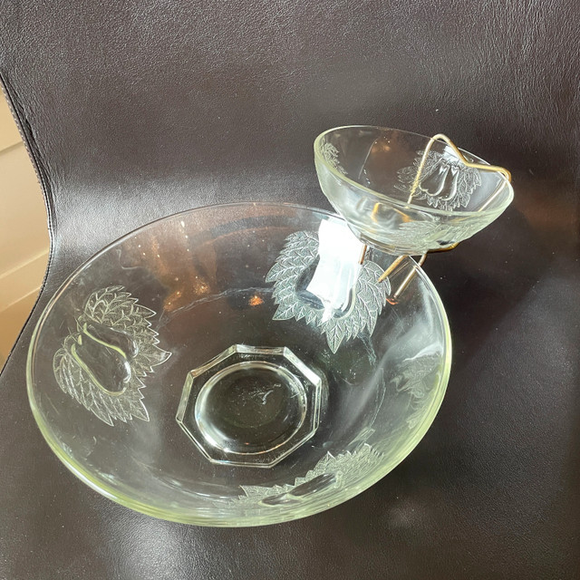 Vintage Clear Glass Chip and Dip Bowl 3 piece set