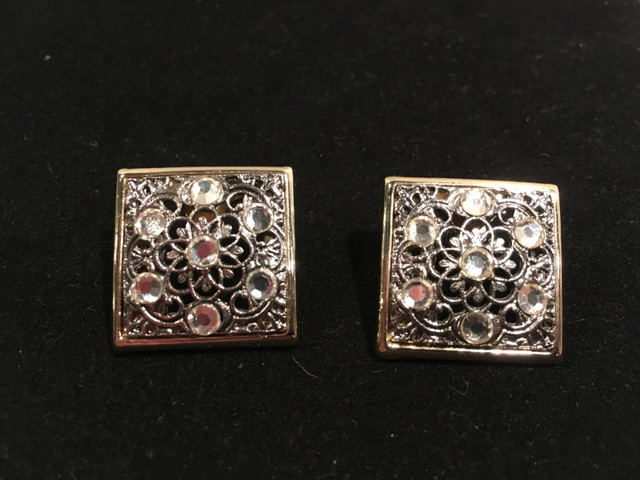 Vintage Square pierced earrings w/ filigree silver design