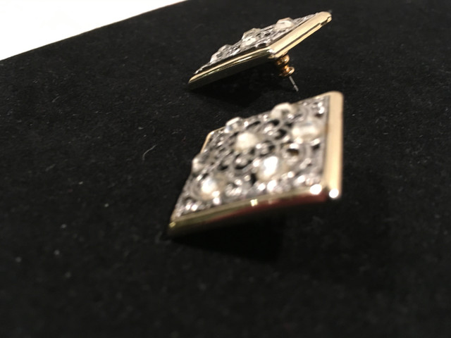 Vintage Square pierced earrings w/ filigree silver design - photo 2