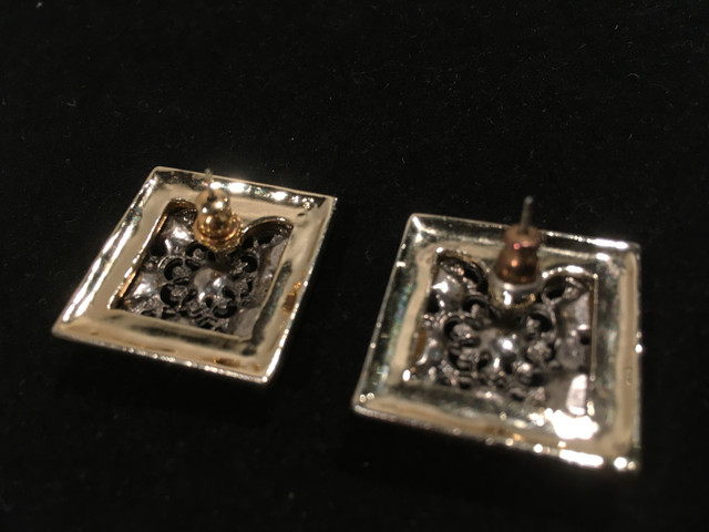 Vintage Square pierced earrings w/ filigree silver design - photo 4