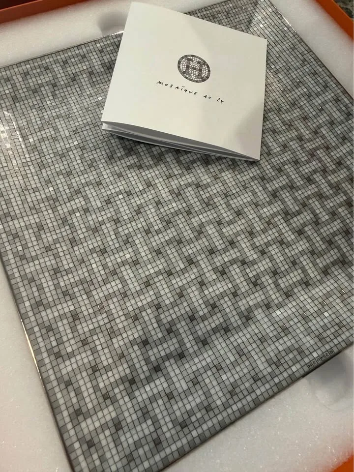 BrandNEW Hermes Mosaique au 24 Square plate $220 North Delta image indicator(2)