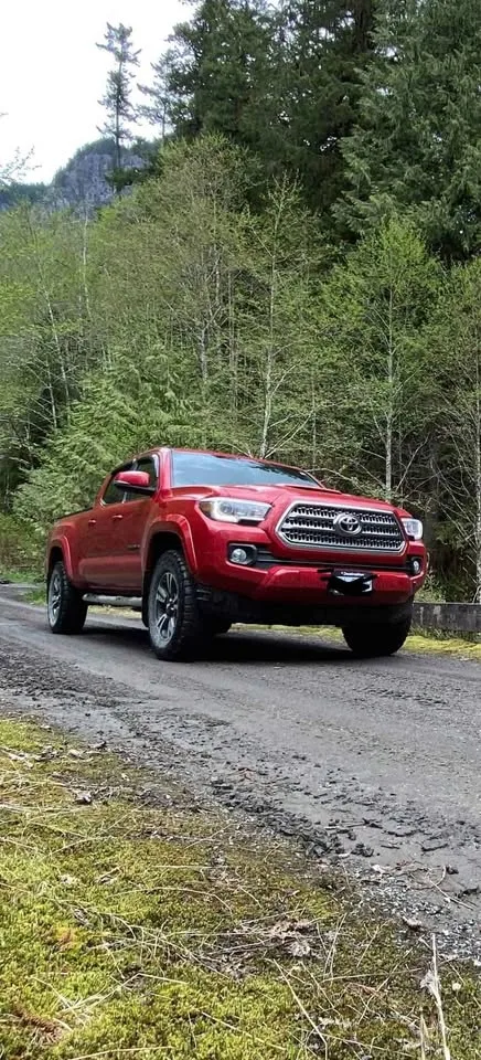 Toyota Tacoma running boards image indicator(2)