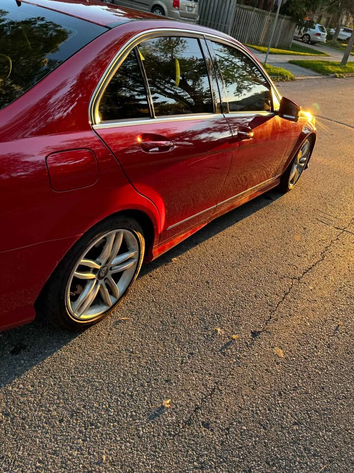 Mercedes Benz C300 4Matic - photo 5