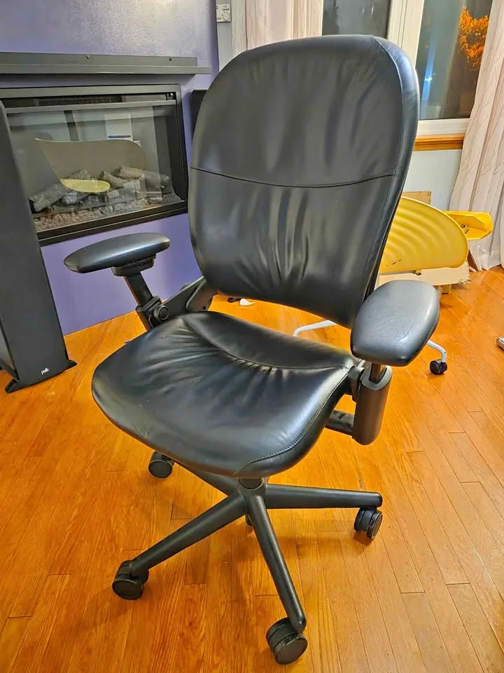 Steelcase Leap V1 highback Leather thumbnail