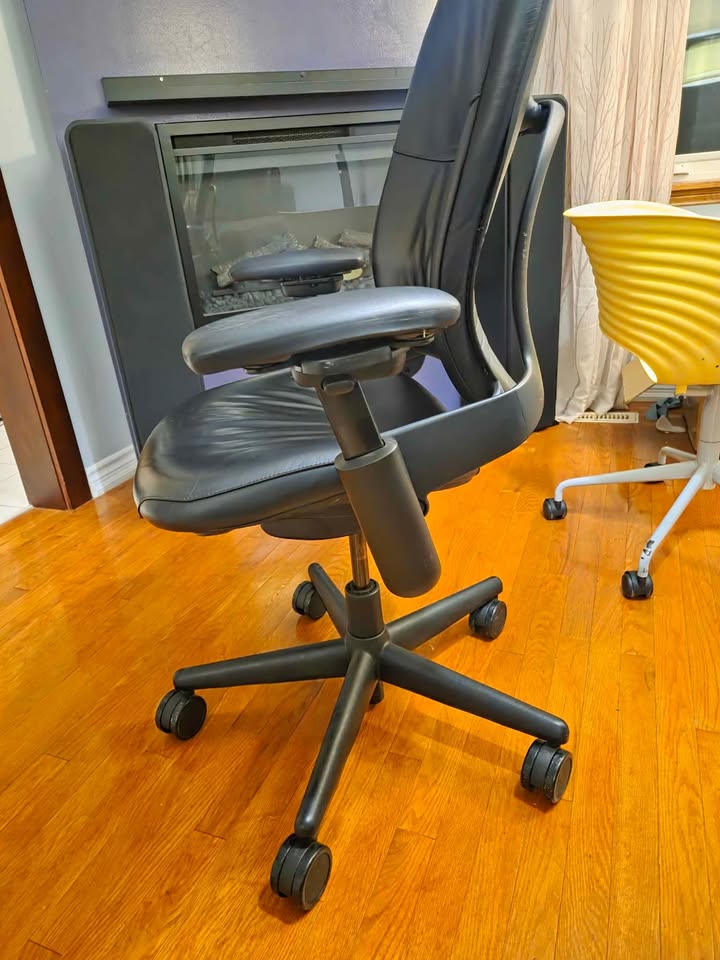 Steelcase Leap V1 highback Leather - photo 4