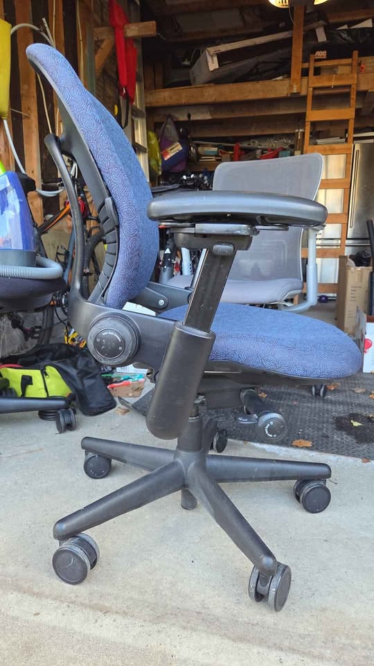Steelcase Leap - photo 4