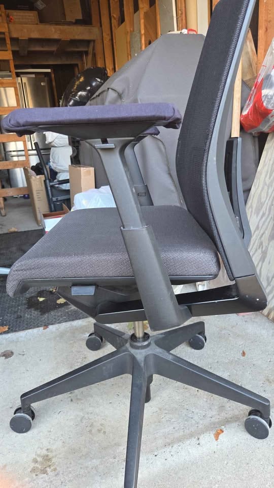 Haworth Very Office chair - photo 4