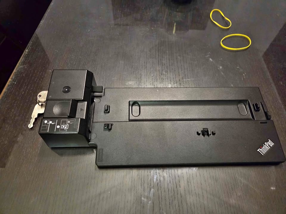 Lenovo Pro docking station 40AH