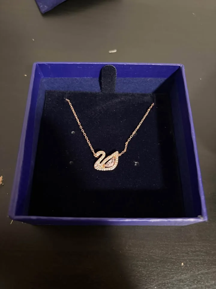 Swarovski rose gold swan necklace image indicator(3)