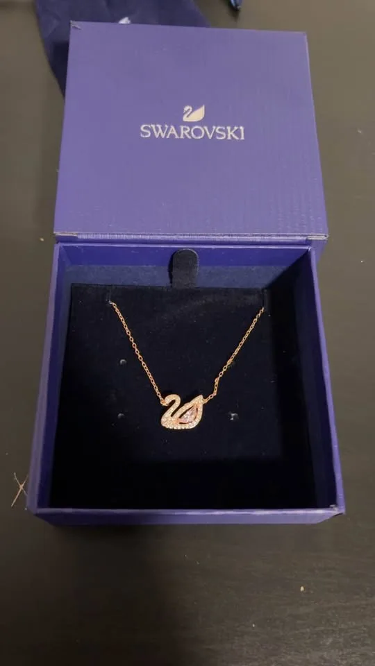 Swarovski rose gold swan necklace image indicator(4)