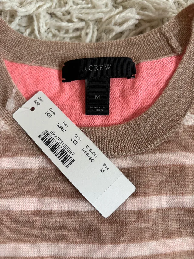 BNWT J.Crew 100% Merino Wool Sweater - Size M image indicator(4)