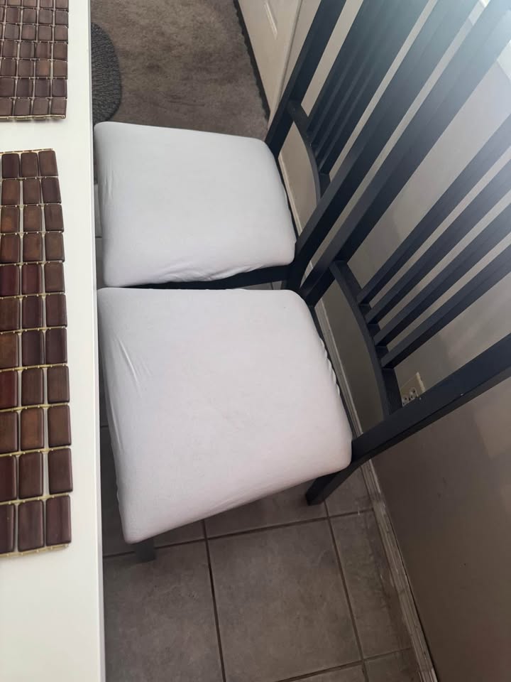IKEA 4 chair wooden dining table - photo 3
