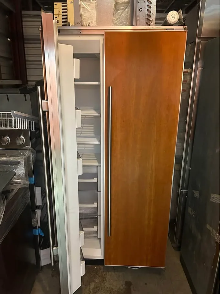 Refrigerator sub-zero 2 doors image indicator(2)