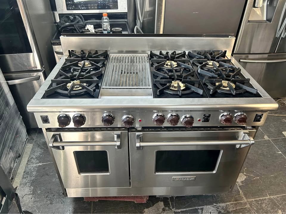 Wolf stove 48 wide silver 6 burners and 1 silver grill