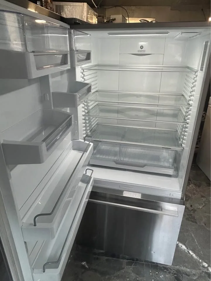 Fisher & paykel silver fridge 31 wide 2 freezer doors below image indicator(3)