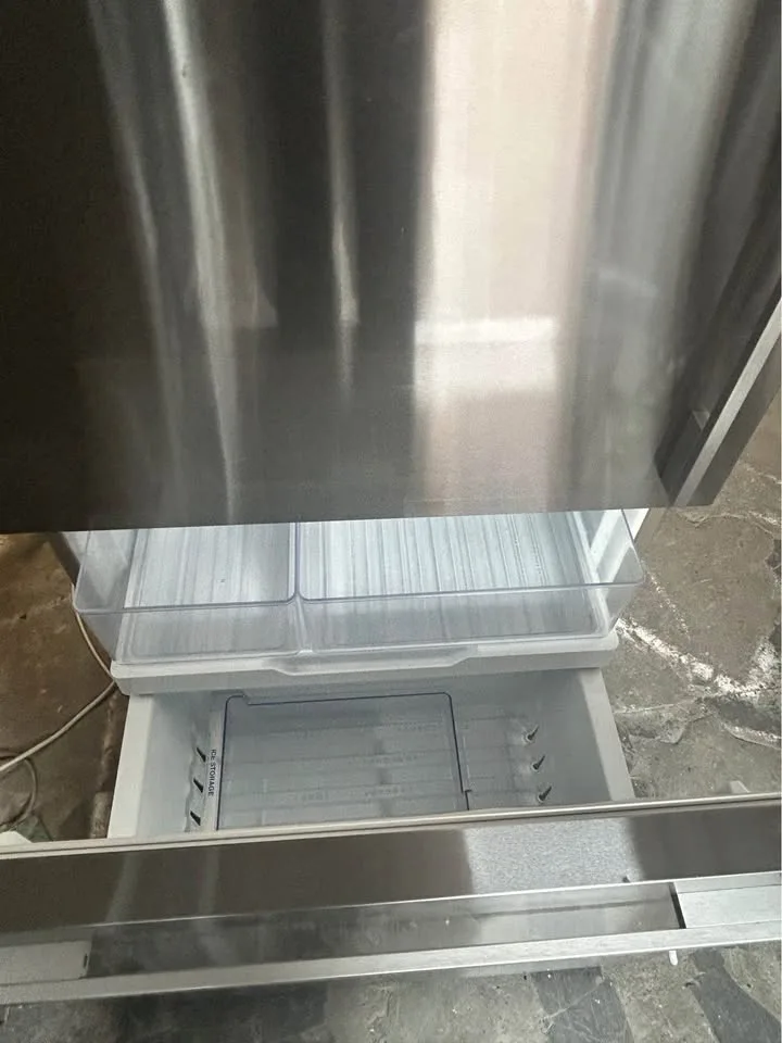 Fisher & paykel silver fridge 31 wide 2 freezer doors below image indicator(5)