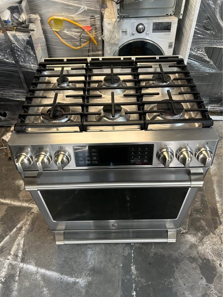 GE stove coffee 30 wide 6 silver burners - photo 2