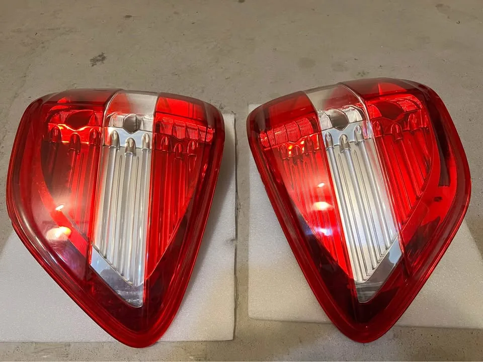 Left Rear Tail Light – Mercedes-Benz ML350 (W164) 2006–2011 image indicator(2)