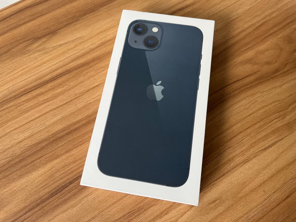 Like new iPhone 13 (Unlocked, 128 GB) - photo 4