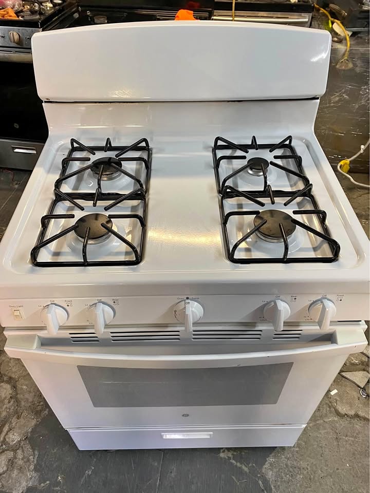 Stove of 30 used at good praise white