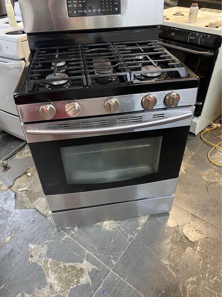 Used Stove in Good Condition