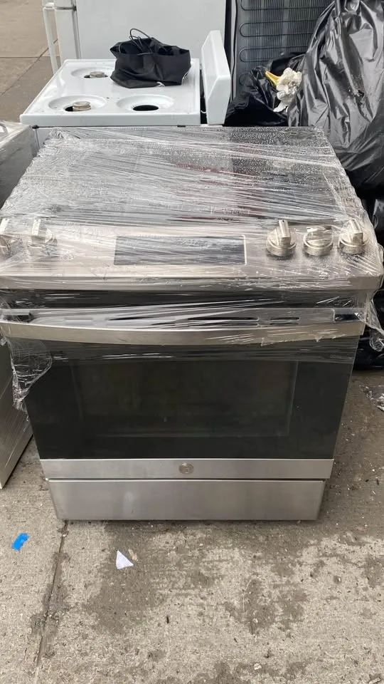 Used Stove in Good Condition image indicator(4)