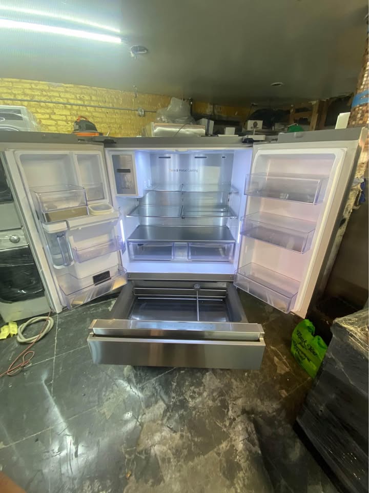 SAMSUNG refrigerator 36 wide used at good price negotiable - photo 4