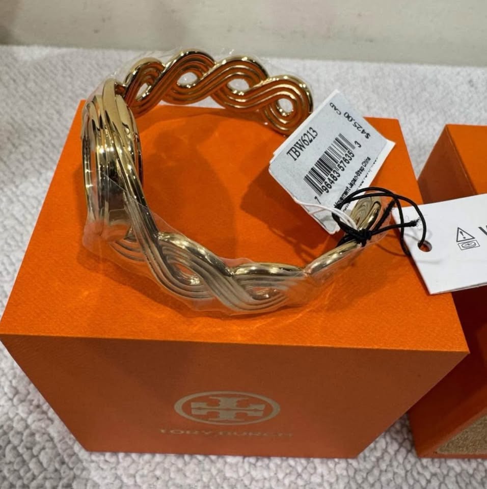 Brand New Tory Burch Bangle Watch - photo 4