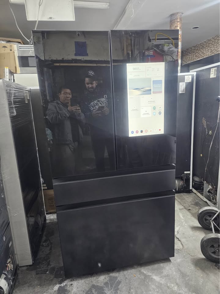 French Samsung Refrigerator, 36 Wide 4 Doors