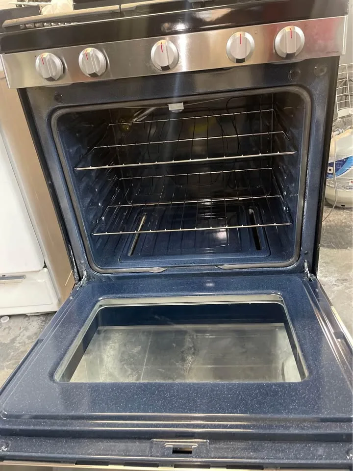 Samsung stove 30 wide black and silver image indicator(3)