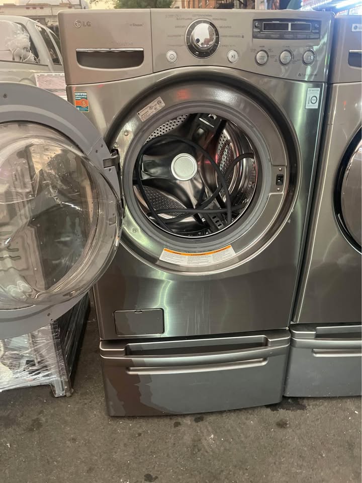 Washer and Dryer Set LG Electric Dryer - photo 2
