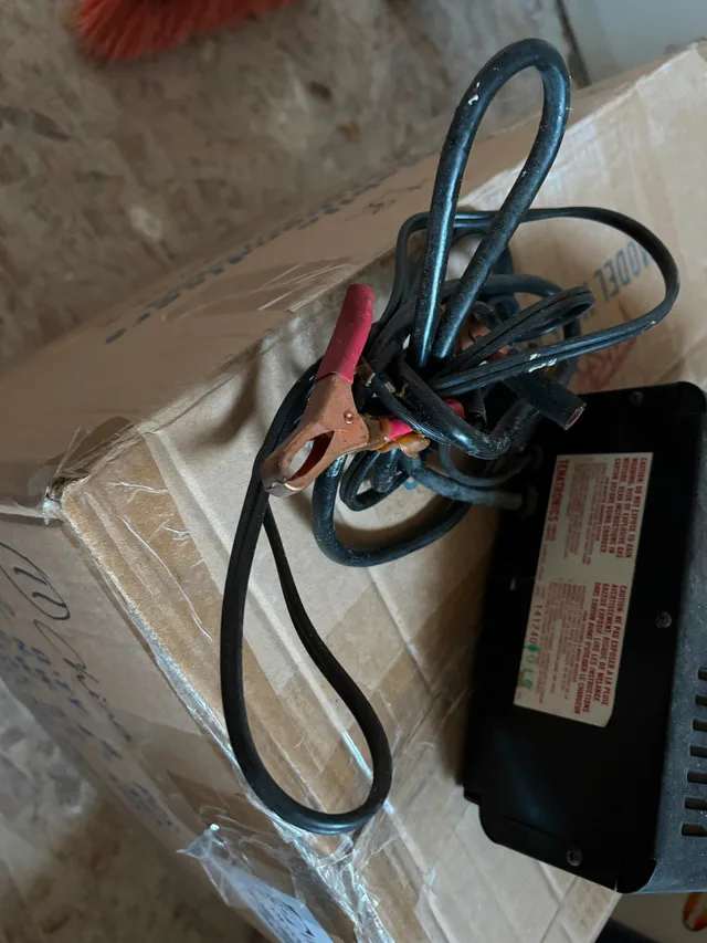 Motomaster 6 amp battery charger image indicator(3)