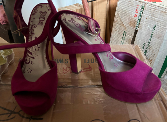 Ladies Size 8.5 6” Heels - Fuscia