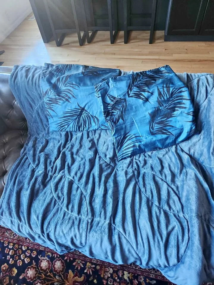 Teal decor set: soft throw blanket, +2 throw pillow covers thumbnail