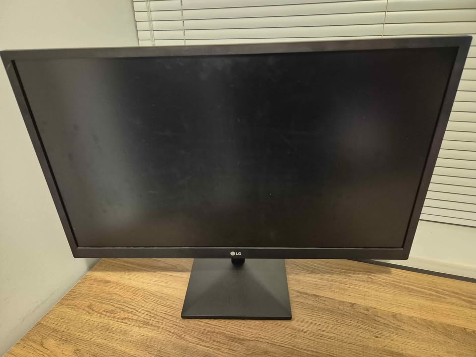 LG 27" monitor - photo 3