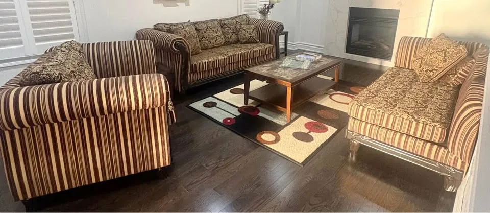 Living Room Sofa Furniture set (Excellent Condition) image indicator(4)